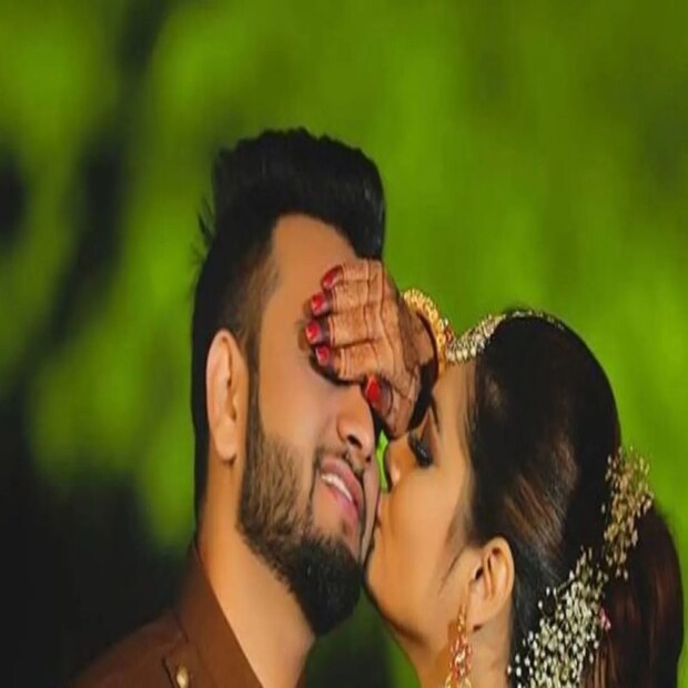 অবশ্য উপরোক্ত সমস্ত প্রশ্নের ইতিবাচক উত্তর পাওয়ার পরেও কারও কারও বিবাহিত জীবনে নেমে আসতে পারে ব্যর্থতা এবং কেউ এই প্রশ্নগুলির উত্তর দেওয়ার ব্যাপারে কতটা সৎ থাকবেন সেটাও আপনার পক্ষে বুঝে উঠা মুশকিল। তাই এই প্রশ্নই শেষ কথা কখনও নয়। তবুও এই প্রশ্নগুলির সুচিন্তিত এবং সৎ উত্তর যদি কেউ দেন, তাহলে বিবাহিত জীবন সম্পর্কে তার মানসিকতা অনেকটাই যাচাই করে নেওয়া সম্ভব। ছবি : প্রতীকী