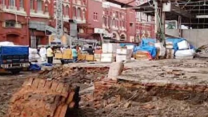 চলছে খননকার্য. নিজস্ব চিত্র চলছে খননকার্য. নিজস্ব চিত্র