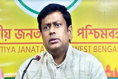 সুকান্ত মজুমদারের আক্রমণ