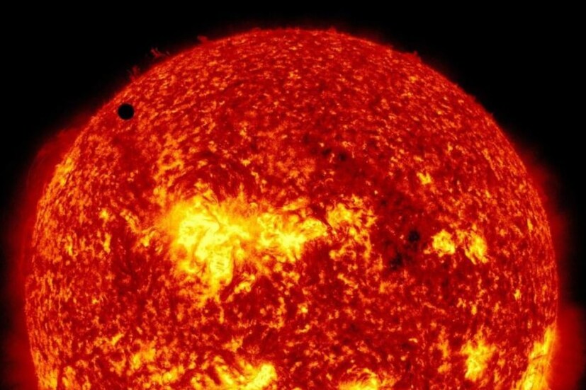 সম্প্রতি গিগা স্পেসক্রাফ্ট মারফত সূর্য সম্পর্কে যে তথ্য পাওয়া গিয়েছে, তাতে দেখা বোঝার চেষ্টা করা হচ্ছে, আর কতদিন এই সূর্যের আয়ু রয়েছে। তাতেই উঠে এসেছে চমকে দেওয়া তথ্য। 