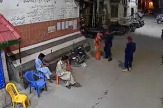 গ্রেফতার করা হয়েছে ওই নিরাপত্তারক্ষীকে