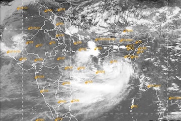 জোড়া ফলায় বিদ্ধ বাংলা, জারি অ্যালার্ট , আবহাওয়ার তুলকালাম জীবন হবে নাজেহাল