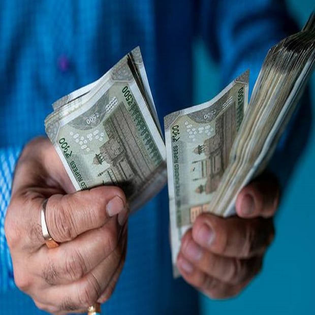 এর আগে সপ্তম বেতন কমিশন  (7th Pay Commission) সুপারিশ সম্পর্কে বিচারপতি মাথুর জানিয়েছিল পে স্ট্রাকচার Aykroyd ফর্মুলায় নির্ধারিত করতে হবে ৷ প্রতীকী ছবি ৷