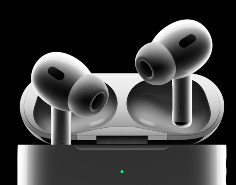 Apple AirPods 2nd Gen: Apple তার ইভেন্টে Apple AirPods Pro-ও লঞ্চ করেছে। Apple জানিয়েছে যে, এই নতুন এয়ারপডগুলিই হতে চলেছে এখনও পর্যন্ত সবচেয়ে উন্নত এয়ারপড। AirPod Pro-এ রয়েছে 2022 H2 চিপ। এর মাধ্যমে আরও ভালো সাউন্ড কোয়ালিটি পাওয়া যাবে বলে দাবি করেছে সংস্থা। এ গুলি ছাড়াও, Apple এই নতুন এয়ারপডে আরও ভাল ANC এবং আপগ্রেড করা স্থানিক অডিও ফাংশন দিয়েছে।