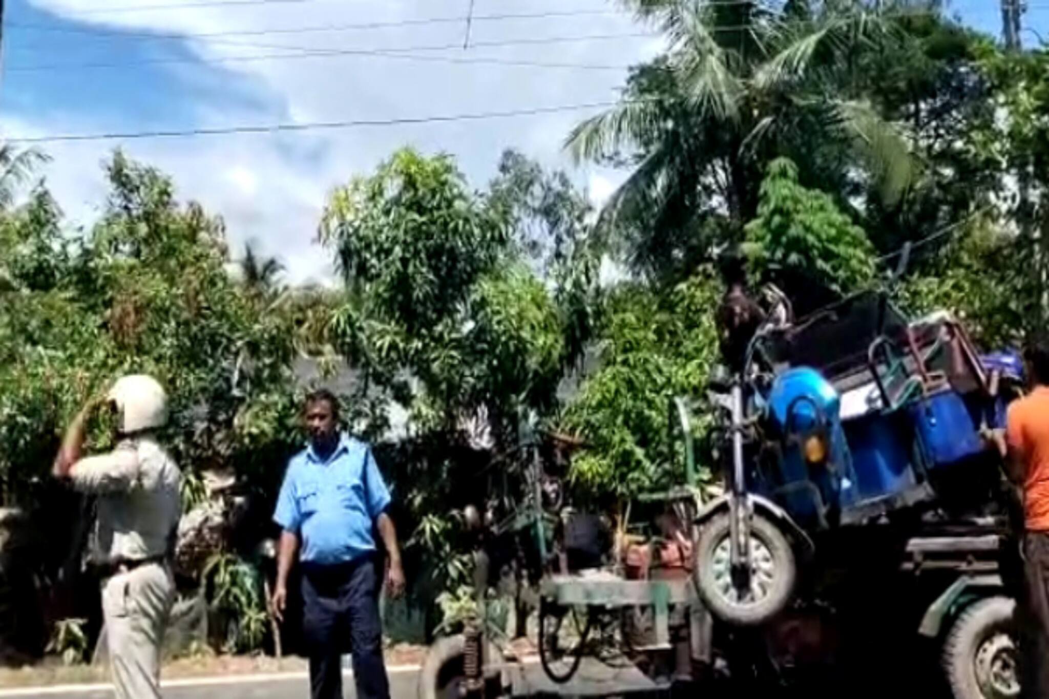 South24Parganas News:  কাকদ্বীপে ভয়াবহ পথ দুর্ঘটনায় মৃত স্কুলছাত্রী, আহত ৫