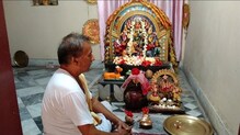 ২০০ বছর আগের জল এখনও আছে ঘটে! বর্ধমানের এই দুর্গাপুজোর কাহিনি রাজ আমলের! ২০০ বছর আগের জল এখনও আছে ঘটে! বর্ধমানের এই দুর্গাপুজোর কাহিনি রাজ আমলের!