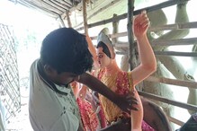 বিশ্বকর্মা মূর্তি নির্মাণে আশঙ্কা জাগাচ্ছে বৃষ্টি বিশ্বকর্মা মূর্তি নির্মাণে আশঙ্কা জাগাচ্ছে বৃষ্টি