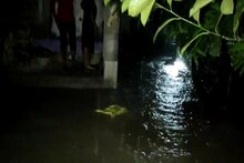 অতি বৃষ্টিতে অঘটন, ক্যানেলের জল গ্রামে ঢুকে বানভাসি পরিস্থিতি