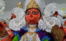 জমিদারি নেই! তবুও ৩০০ বছর ধরে বংশের রীতি মেনেই পুজো হয় বন্দ্যোপাধ্যায় বাড়িতে!