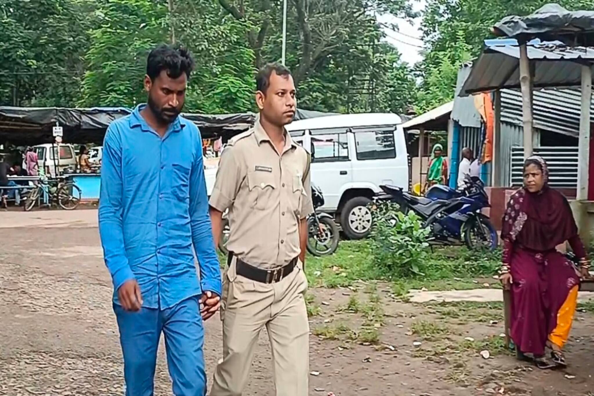 ছিনতাই কাণ্ডে কোচবিহার থেকে গ্রেফতার মূল অভিযুক্ত, উদ্ধার আগ্নেয়াস্ত্র