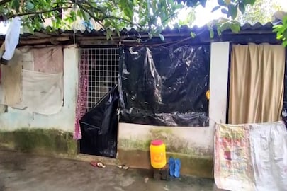 এই বাড়িতে দুর্ঘটনাটি ঘটে
