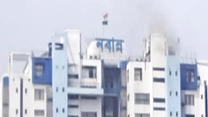 ‘যারা সরকারের নীতি, সিদ্ধান্তকে বাস্তবায়িত করে তাদেরই দুয়ারে পৌঁছতে পারেনি এই সরকার’...কটাক্ষ বিজেপির ‘যারা সরকারের নীতি, সিদ্ধান্তকে বাস্তবায়িত করে তাদেরই দুয়ারে পৌঁছতে পারেনি এই সরকার’...কটাক্ষ বিজেপির