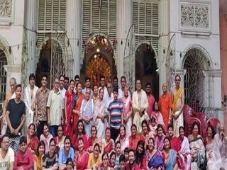 গঙ্গা দূষণ ঠেকাতে দুর্গাপুজোয় কলকাতার এক বনেদি বাড়ির ব্যতিক্রমী উদ্যোগ 