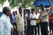 এক বেতনে দুই প্রকল্পের কাজ! পুজোর মুখে বিক্ষোভ সাফাই কর্মীদের এক বেতনে দুই প্রকল্পের কাজ! পুজোর মুখে বিক্ষোভ সাফাই কর্মীদের