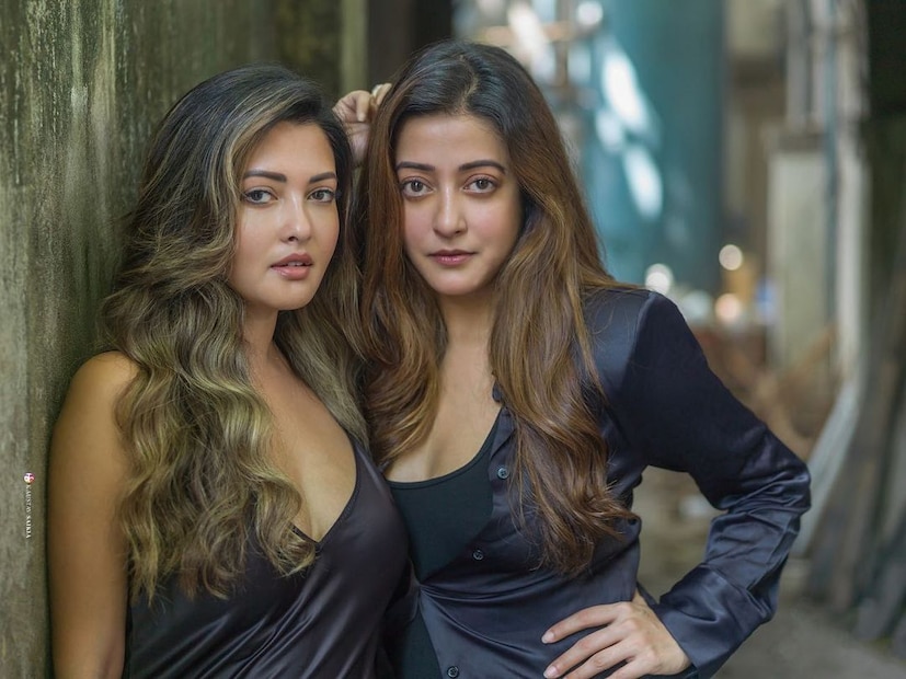 ট্রিঙ্কাসে হট পোশাকে দেখা গেল রাইমা ও রিয়াকে।photo source Instagram 