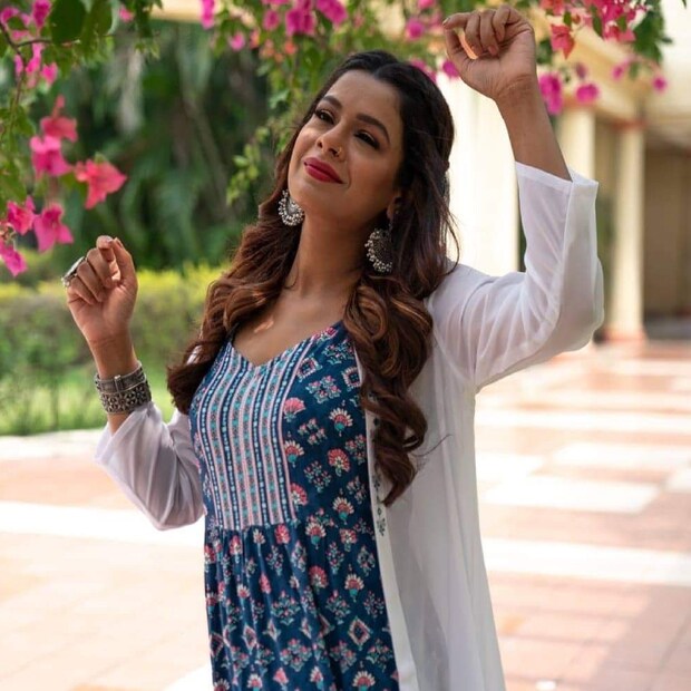 ইমন চক্রবর্তী তাঁর নতুন গান সম্পর্কে বলেন, 'আমি অত্যন্ত আনন্দিত এবং কৃতজ্ঞ যে আইগিরি নন্দিনী আমার জন্মদিনে সারেগামা বাংলার ইউটিউব চ্যানেলে প্রকাশ করেছে। নীলাঞ্জন (ঘোষ) এবং আমি অনেক যত্ন নিয়ে এই গানটি তৈরি করেছি এবং সৈকত গানটি লিখেছেন। এটি একটি আগোমনি গান যা নারীর ক্ষমতায়নের ধারণাকে মাথায় রেখে তৈরি করা হয়েছে।' 