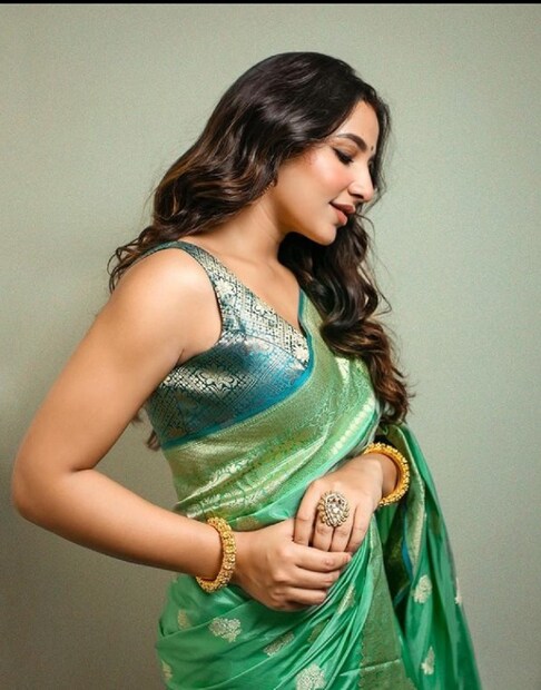 ইউভান হওয়ার পর সামান্য মেদ বেড়েছিল তাঁর শরীরে। সে সময় নেটিজেনরা তাঁকে কটু কথা বলতে ছাড়েননি। তবে বছর ঘুরতেই ফের ঝরঝরে শুভশ্রী। photo source Instagram