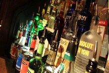 Age Limit for Drinking Alcohol: কত বয়স থেকে কিনতে পারেন মদ, আর কারাই বা মদ খেতে পারে, কোনও নিয়মই নেই... Age Limit for Drinking Alcohol: কত বয়স থেকে কিনতে পারেন মদ, আর কারাই বা মদ খেতে পারে, কোনও নিয়মই নেই...