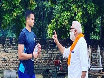 নেটে অর্জুনকে ট্রেনিং দিচ্ছেন যুবরাজের বাবা নেটে অর্জুনকে ট্রেনিং দিচ্ছেন যুবরাজের বাবা