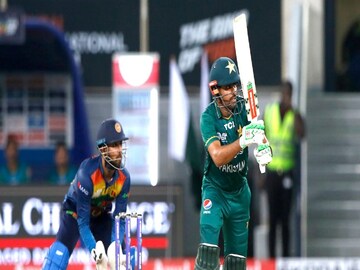 রান পেলেও লঙ্কার বিরুদ্ধে পাকিস্তানকে জেতাতে পারল না বাবর আজম