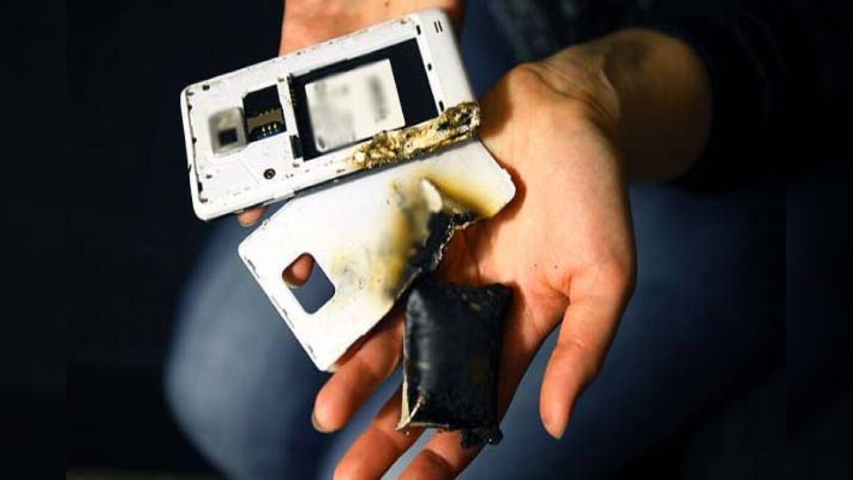ফোনের ব্যাটারি ফেটে মৃত্যু হল ঘুমন্ত মহিলার! Redmi-র এই স্মার্টফোন থাকলে সাবধান!
