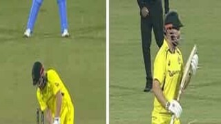 বুমরহর বলে বোল্ড হওয়ার পর অবাক ফিঞ্চ বুমরহর বলে বোল্ড হওয়ার পর অবাক ফিঞ্চ