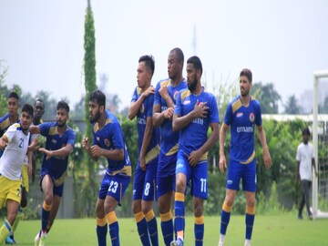 লাল হলুদ জার্সিতে গোল পেলেন এলিয়ান্দ্র
