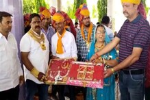 ৭২ ভরি সোনা ও ৩ কেজি রুপোর গয়না বোনকে উপহার দিলেন গোল্ডম্যান! ৭২ ভরি সোনা ও ৩ কেজি রুপোর গয়না বোনকে উপহার দিলেন গোল্ডম্যান!