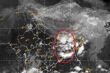 আজ দিনের বিভিন্ন সময়ে বারেবারে বজ্রবিদ্যুৎ সহ বৃষ্টি, রইল লেটেস্ট ওয়েদার আপডেট আজ দিনের বিভিন্ন সময়ে বারেবারে বজ্রবিদ্যুৎ সহ বৃষ্টি, রইল লেটেস্ট ওয়েদার আপডেট