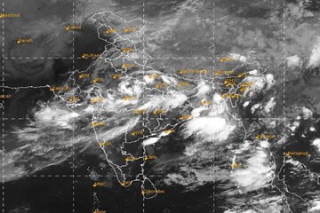 বঙ্গোপসাগরে ফের তৈরি হচ্ছে নিম্নচাপ,আজও বারবারে বৃষ্টির অ্যালার্ট, ওয়েদার আপডেট