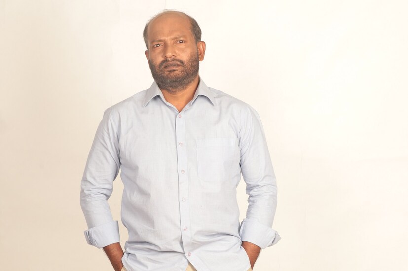 আলো যখন এই পরিবারের সত্যতা জানতে পারে তখন তাঁর জীবনের সামনে এসে পরে এক সংকট । কি করবে আলো ? আলো 'র জীবনের স্বাধীনতা, নিজের সন্মান, নিজের স্বপ্ন ও লড়াই নিয়েই আলোর ঠিকানা। 