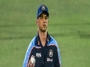 অস্ট্রেলিয়ার মাটিতে বাড়তি অনুশীলন ম্যাচ চাইলেন দ্রাবিড়