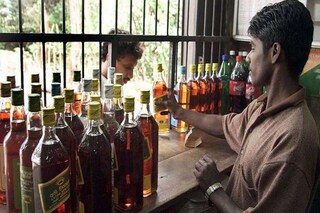 বাড়ছে না মদের দাম