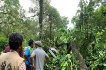 বৃষ্টিতেই সর্বনাশ, ভেঙে পড়ল বিশ্বভারতীর ছাতিমতলা! ছবি দেখলে কষ্ট হবে আপনারও বৃষ্টিতেই সর্বনাশ, ভেঙে পড়ল বিশ্বভারতীর ছাতিমতলা! ছবি দেখলে কষ্ট হবে আপনারও