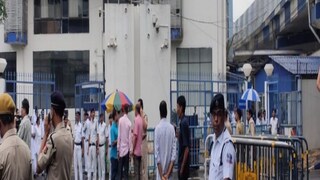 নবান্নের সামনে সকাল থেকেই কড়া পুলিশি প্রহরা৷ 