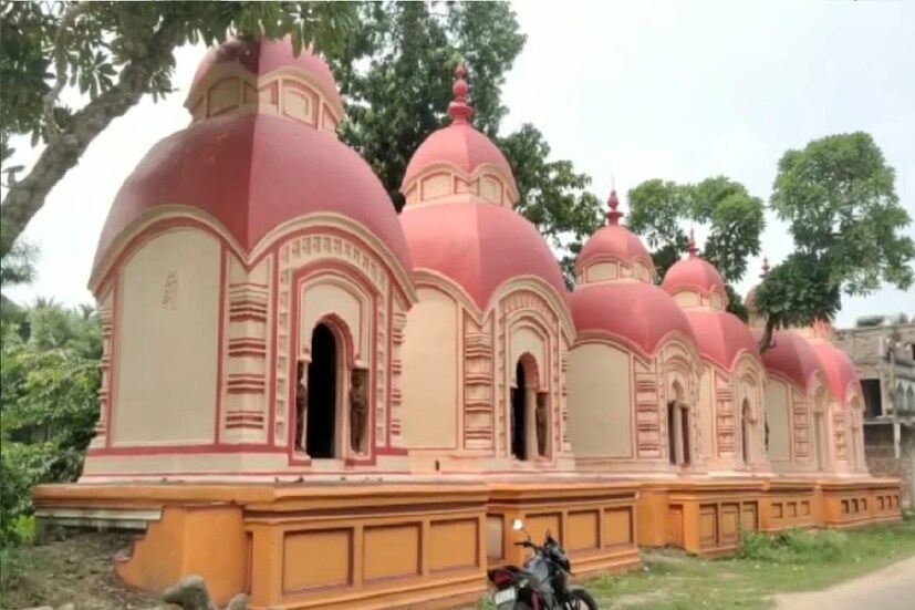 *দাসপুর ছাড়াও দুরদুরান্তের বহু মানুষ পুজোয় ভিড় জমান নাড়াজোল রাজবাড়ীর দুর্গা পুজোয়। মেদিনীপুরের স্বাধীনতা সংগ্রামের ইতিহাস জড়িয়ে আছে নাড়াজোল রাজবাড়িতে। সেই ইতিহাসই আজ ধ্বংসের পথে। বর্তমানে হেরিটেজ স্বীকৃতি পাওয়ার পর শুরু হয় সংস্কারের কাজ। মাঝপথেই বন্ধ হয়ে পড়ে রয়েছে রাজবাড়ী সংস্কারের কাজ। নাড়াজোল রাজবাড়ি সংস্কার করে প্রাচীন ইতিহাসকে রক্ষা করার আবেদন রাজবাড়ীর সদস্যদের।
