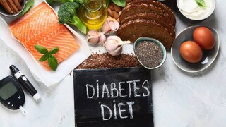 নির্দিষ্ট ডায়েট মেনে চললে রক্তে শর্করার মাত্রা নিয়ন্ত্রণে রাখা খুব শক্ত কাজ নয়