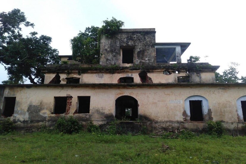 তার পর সম্প্রতি রাজ্য হেরিটেজ কমিশন থেকে স্বীকৃতি লাভে খুশি জেলার মানুষজন। প্রসঙ্গত এর আগেও এই জেলার বেশকিছু ঐতিহাসিক স্থান যেমন, তমলুক রাজবাড়ি, ময়নাগড় পাঁচেটগড় আগেই হেরিটেজ স্বীকৃতি লাভ করেছে।