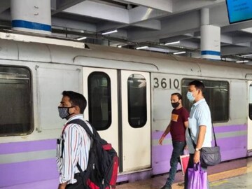 পুজোয় সারারাত মেট্রো 