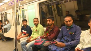 পুজোর কেনাকেটা করার যাতায়াতের জন্য ভরসা হচ্ছে মেট্রো রেল পুজোর কেনাকেটা করার যাতায়াতের জন্য ভরসা হচ্ছে মেট্রো রেল