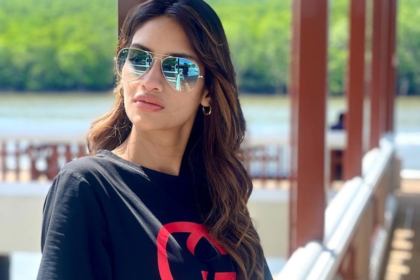 খবরের সত্যতা যাচাই করতে নায়িকার টিমের সঙ্গে যোগাযোগ করল নিউজ18 বাংলা। নুসরতের টিমের তরফে সরকারি ভাবে বলা হয়, ''আমরা এ বিষয়ে কোনও সরকারি মন্তব্য করতে পারব না। যা জানাবে, চ্যানেল জানাবে।''