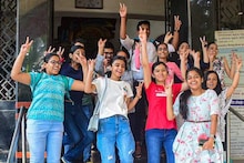 ৫ ইন্টার্নশিপ ট্রেনিংয়ে নিশ্চিত চাকরির অফার-সহ অনলাইন প্রশিক্ষণের অফার