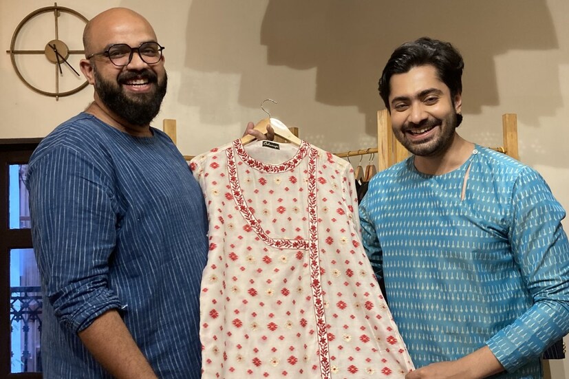 'বহুরূপী'র শুরুটা হয়েছিল পুরুষদের পোশাক নিয়েই। আর সে কারণেই অভিষেকের পোশাক পরে নিউজ18 বাংলা ডট কমের জন্য ছবি তুললেন টেলি ও টলি তারকা গৌরব রায়চৌধুরী।