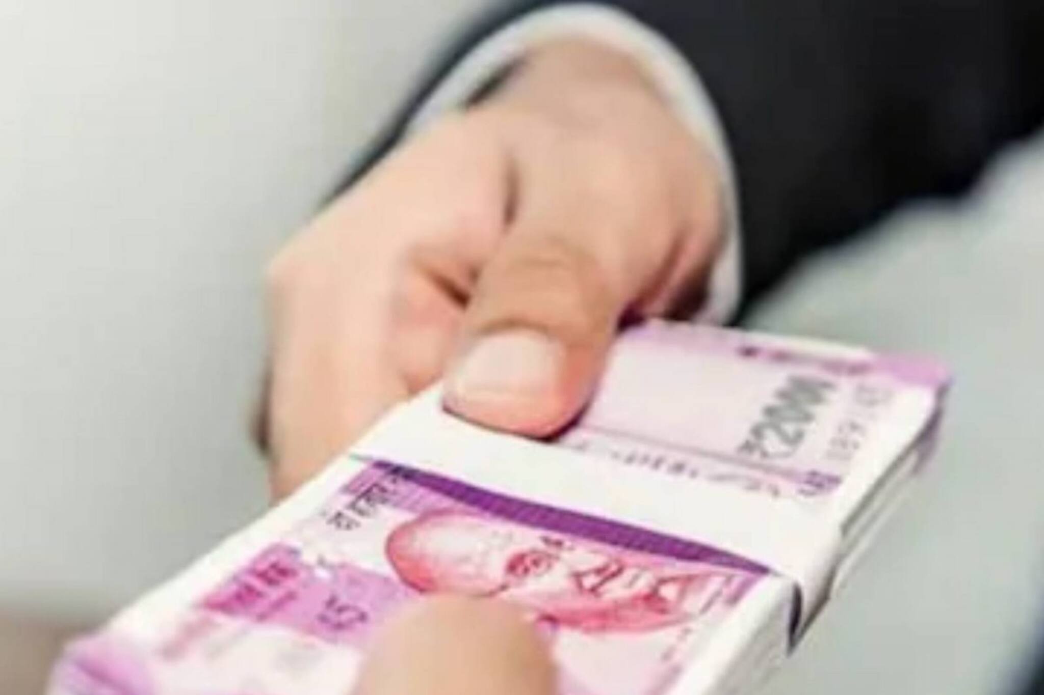 ভাল ঋণ-মন্দ ঋণ কী? ঋণ নেওয়ার আগে কী কী খেয়াল রাখবেন? জেনে নিন বিশেষজ্ঞদের থেকে!