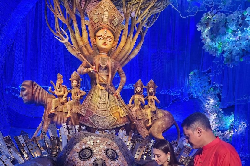 ইতিমধ্যেই বেশ কিছু মণ্ডপ উদ্বোধন করেছেন তৃণমূল সাংসদ মিমি৷