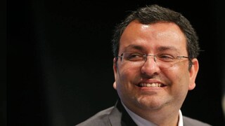 গুজরাতের উড়ওয়াড়া থেকে মুম্বই ফেরার পথে গাড়ি দুর্ঘটনায় প্রয়াত হন সাইরাস মিস্ত্রি