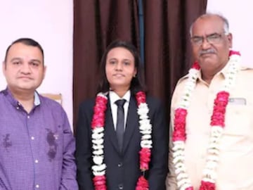 স্বপ্ন পূরণের প্রথম ধাপে পা রাখলেন কার্তিকা গেহলত