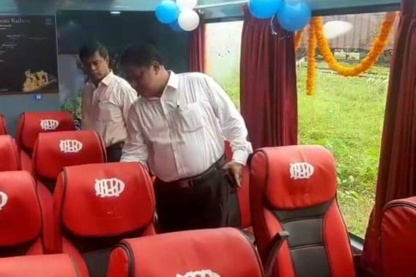 শিলিগুড়ি স্টেশনকে হেরিটেজ হিসেবে তৈরি করা হবে। এনজেপি থেকে ‘বন্দে ভারত’ ট্রেন পরিষেবা চালু হবে। 
