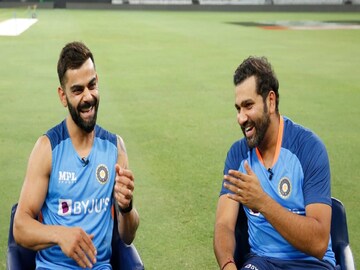 ম্যাচের পর এভাবেই কোহলির সাক্ষাৎকার নিলেন রোহিত শর্মা