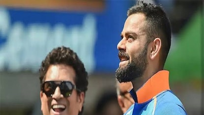 ব্যাটসম্যান হিসেবে কোহলির থেকে সচিনকে এগিয়ে রাখলেন পন্টিং ব্যাটসম্যান হিসেবে কোহলির থেকে সচিনকে এগিয়ে রাখলেন পন্টিং